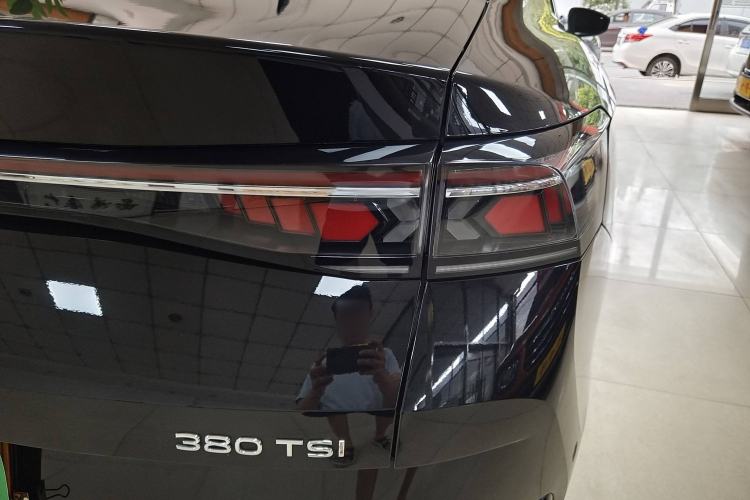 Used Volkswagen Magotan 2024 380TSI DSG Prestige Edition DaMai Package
