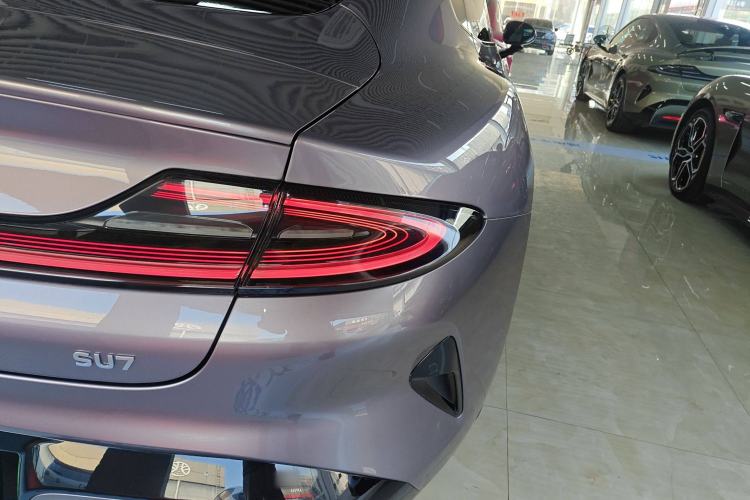 Used  SU7 2024 Rear-Drive Ultra-Long Range Advanced Pro-Level Intelligent Driving Version
