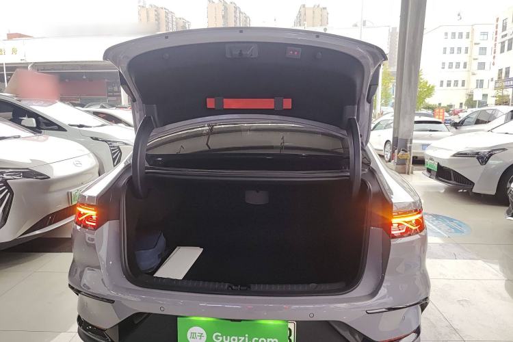 Used BYD Han 2025 EV with 701 km of Laser Radar-Enabled Intelligent Driving
