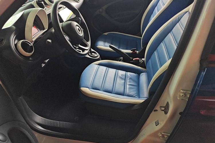 Used  forfour 2016 1.0L 52 kW Dynamic Edition
