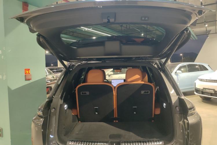 Used Li Auto L8 2025 Ultra Smart Refreshed Edition
