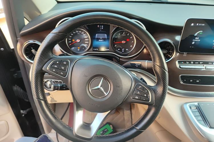 Used Mercedes-Benz V-Class 2021 V 260 Avantgarde Edition
