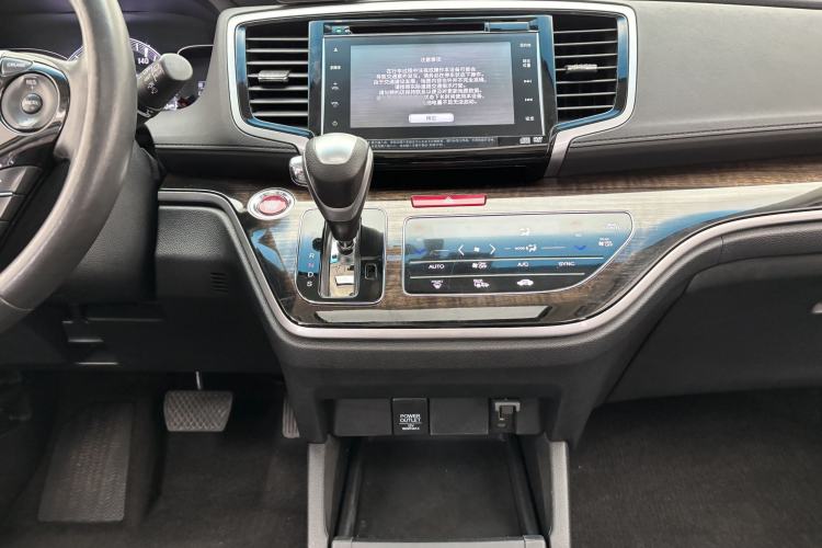 Used Honda Odyssey 2015 Revised Version 2.4L Supreme Edition
