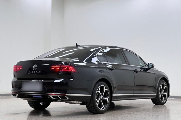 Used Volkswagen Magotan 2023 2 Million Units Limited Edition 330TSI DSG Leading Version
