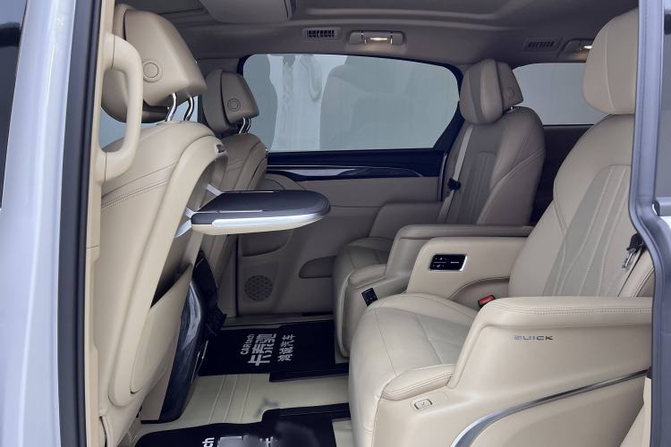 Used Buick GL8 New Energy 2025 Lu Shang Luxury Edition 7-Seater
