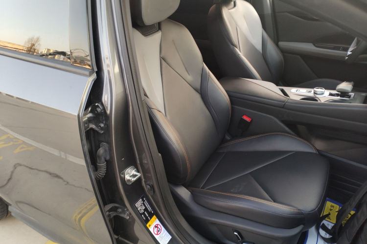 Used Changan UNI-V 2022 1.5T Prestige Version
