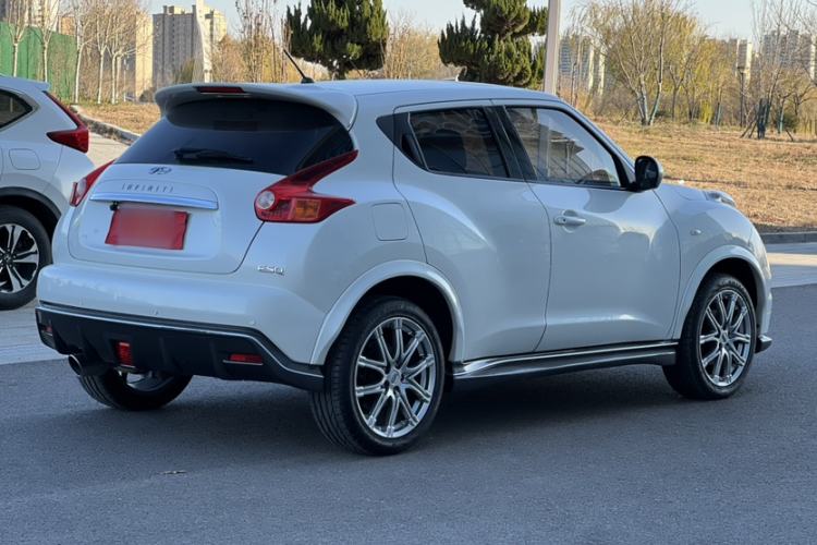 Used Infiniti ESQ 2014 1.6L Spontaneous Edition
