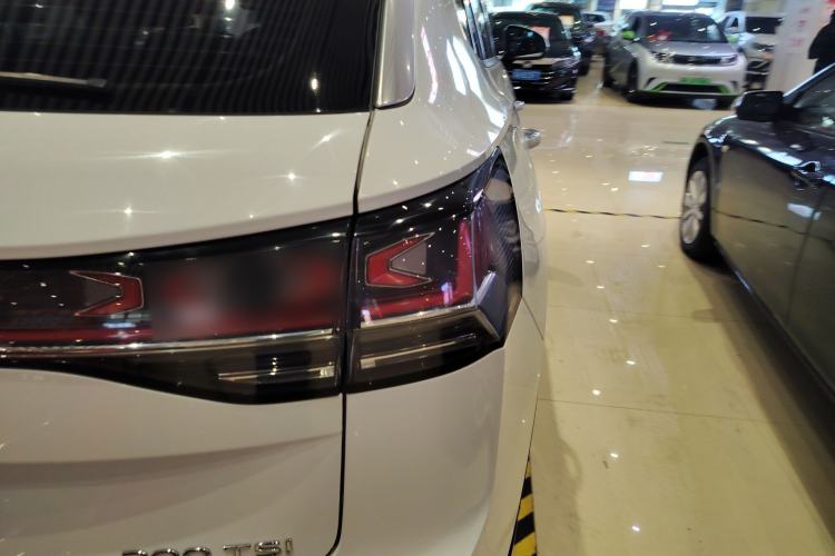 Used Volkswagen Tayron 2023 300TSI Two-Wheel-Drive Luxury Plus Advanced Edition
