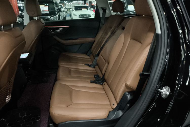 Used Audi Q7 2023 45 TFSI quattro S line Sport model
