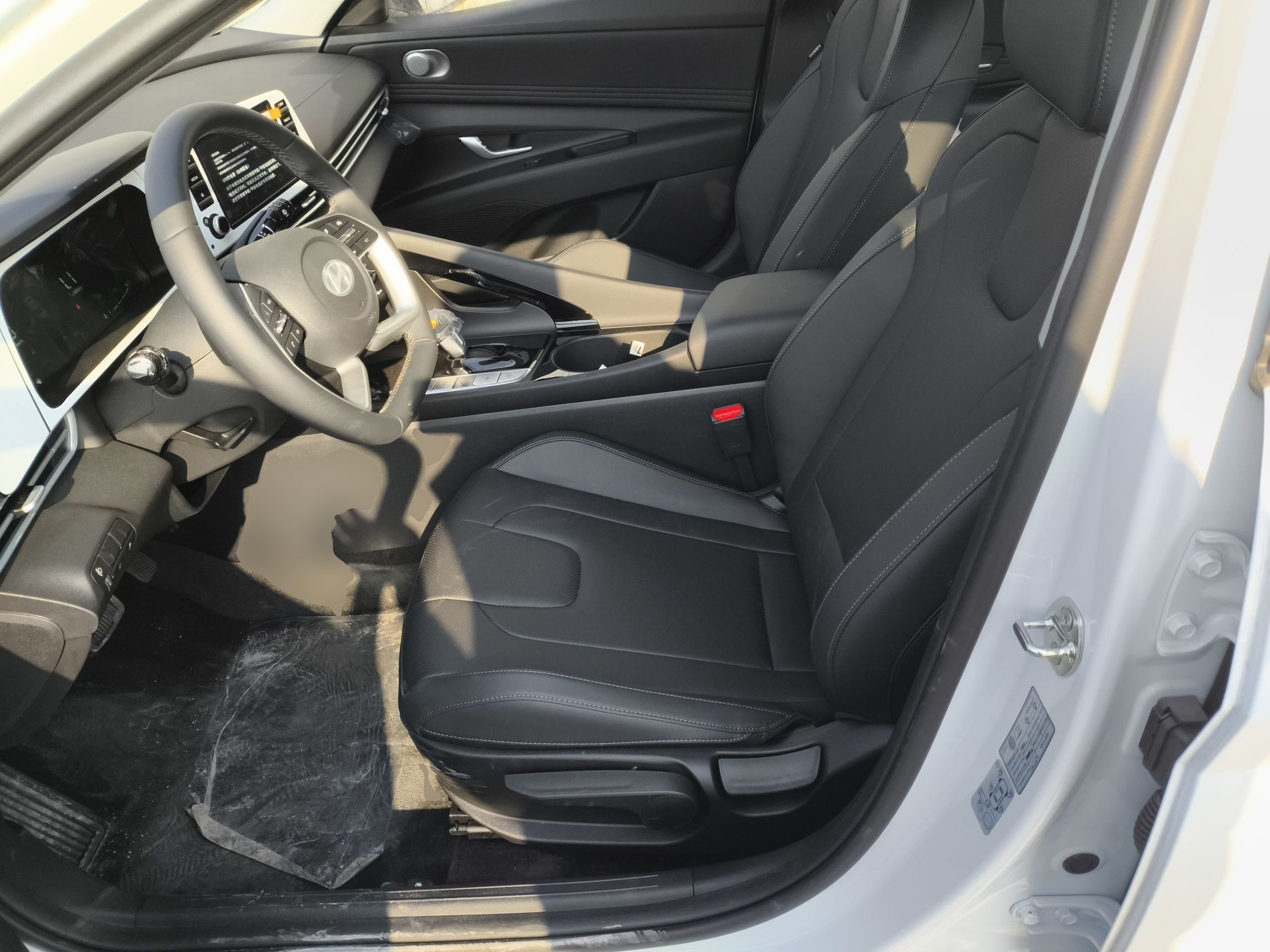 Переднее сиденье в автомобиле