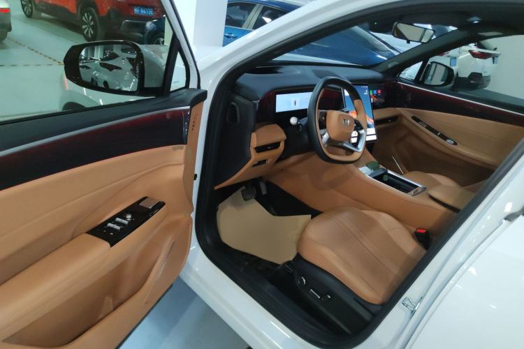 Used  L7 2025 EM-i 115km Exploration+ Edition