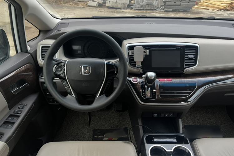 Used Honda Odyssey 2015 Revised 2.4L Luxury Edition
