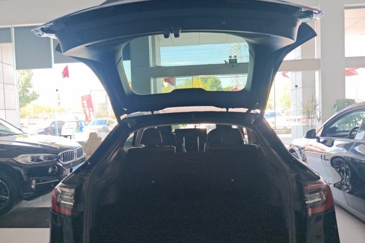 Used Tesla Model Y 2021 Long-Range All-Wheel-Drive Version
