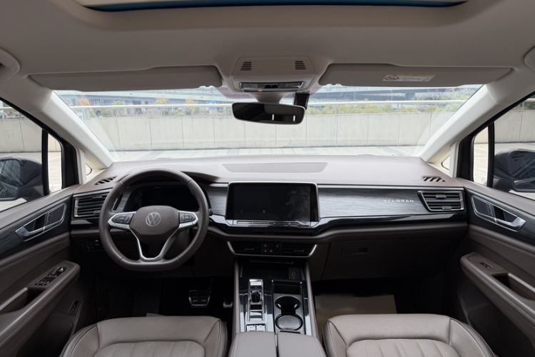 Used Volkswagen Viloran 2022 380TSI Luxury Edition