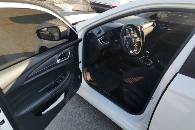 Used Roewe i5 2020 1.5L Manual 4G Connect Luxury Edition
