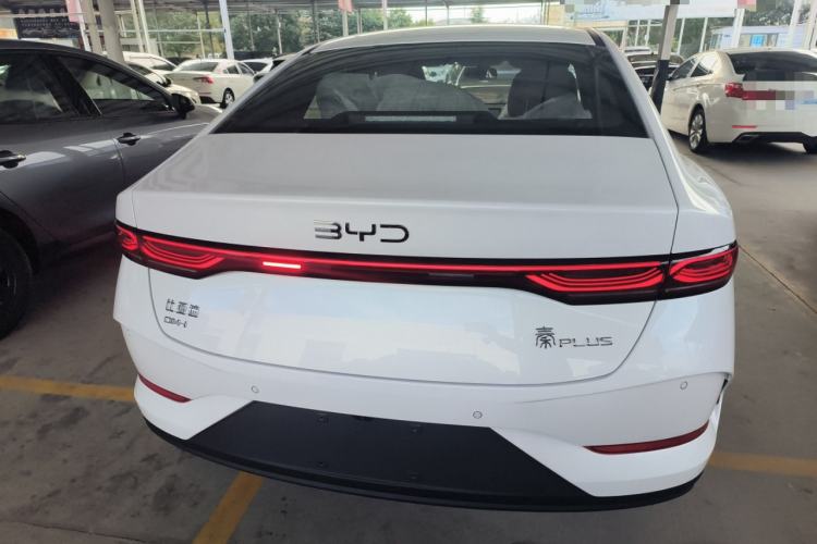 Used BYD Qin PLUS 2025 DM-i Smart Drive 55KM Leading Model
