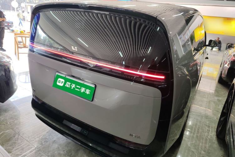 Used Li Auto MEGA 2024 Ultra Model

