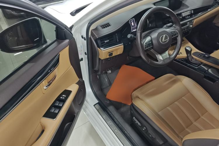 Used Lexus ES 2015 200 Elite Edition
