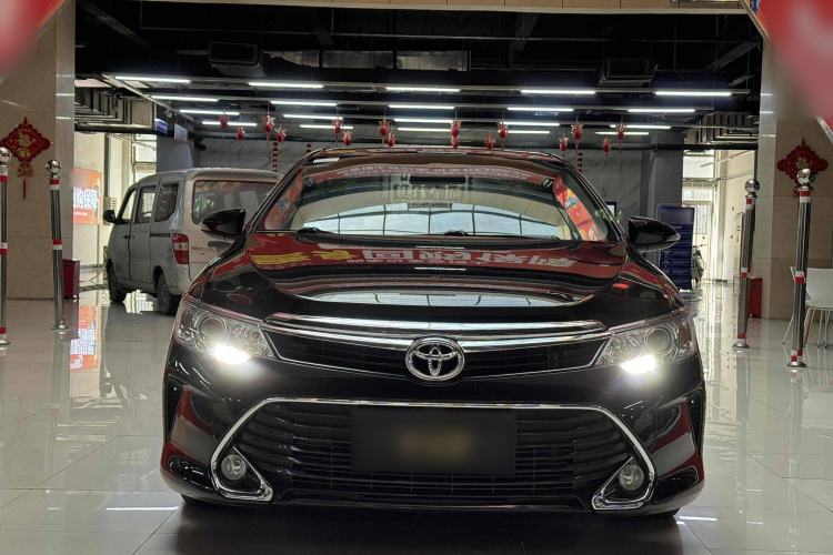 Used Toyota Camry 2016 2.0G 10th Anniversary Leading Edition
