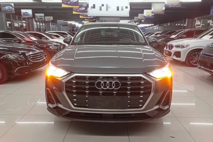 Used Audi Q3 2019 35 TFSI Fashion Dynamic Model
