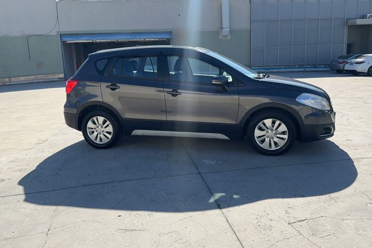 Used Suzuki S-Cross 2014 1.6L CVT Two-Wheel Drive Elite Version
