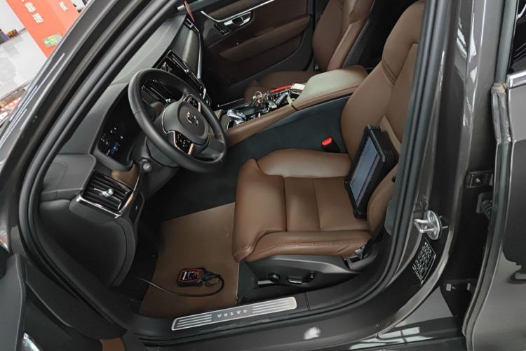 Used Volvo S90 2025 B5 Zhiyuan Luxury Edition
