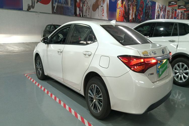 Used Toyota Levin 2016 Dual-Engine 1.8H GS E-CVT Elite Model with Sunroof
