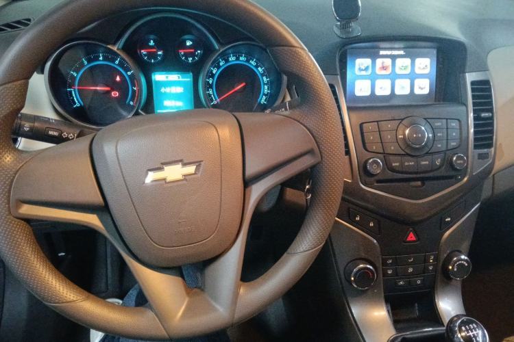 Used Chevrolet Cruze 2015 1.5L Classic SE MT
