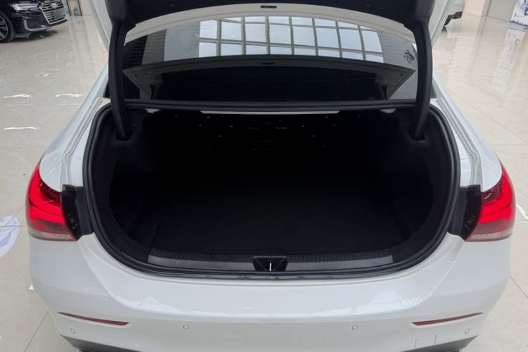 Used Mercedes-Benz A-Class 2020 Restyled A 200 L Sport Sedan Fashion Version
