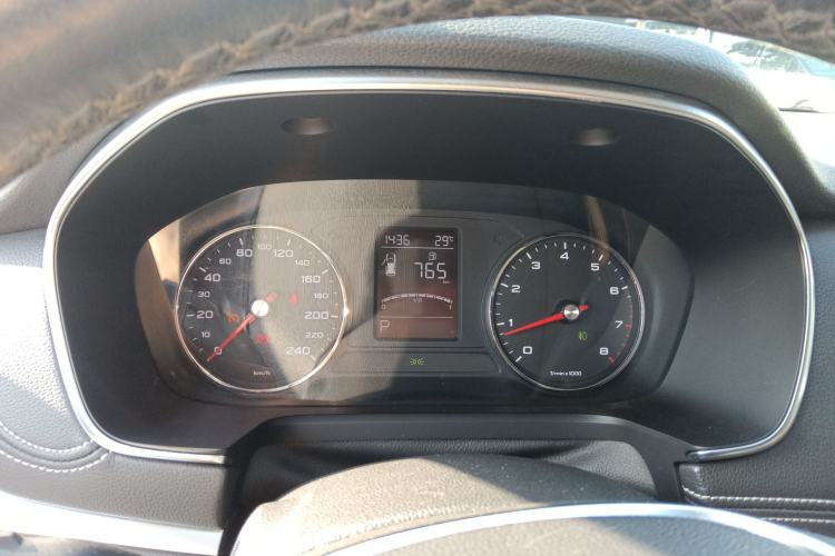 Used Roewe RX5 2016 20T Two-Wheel Drive Automatic Internet Smart Edition
