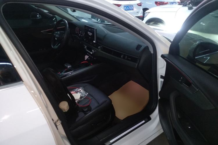 Used Audi A4L 2022 40 TFSI Luxury Prestige Edition
