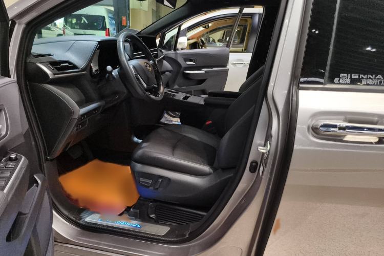 Used Toyota Sienna 2021 2.5L Hybrid Premium Edition
