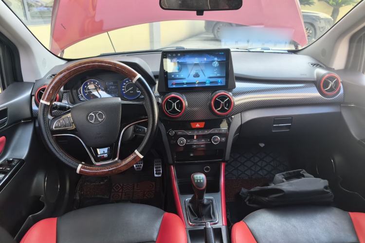 Used BAIC Senova X25 2015 1.5L manual Comfort trim level
