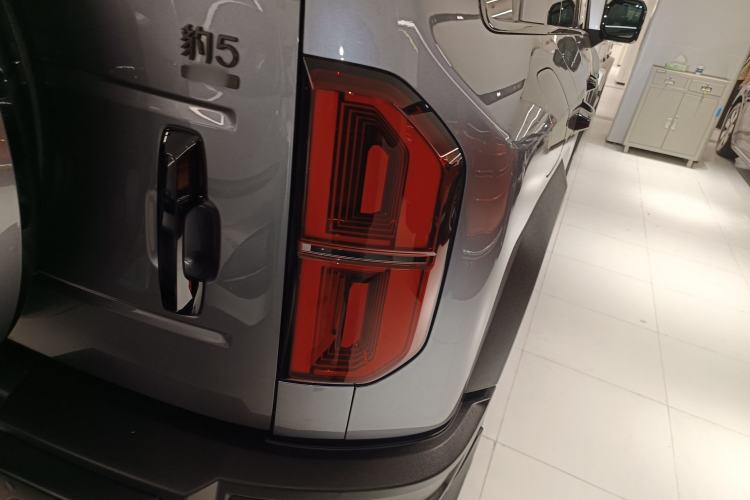 Used  Leopard 5 2023 Navigator Edition
