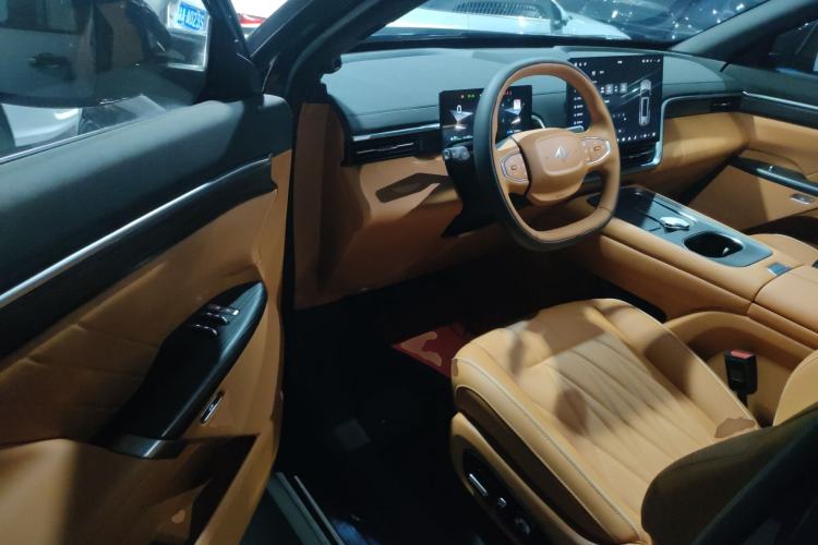 Used  eπ008 2025 636Ultra LikeYi Edition 5-Seater