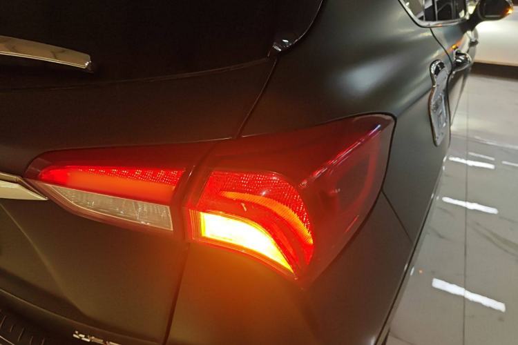 Used Buick Envision 2018 20T Two-Wheel Drive Luxury Model
