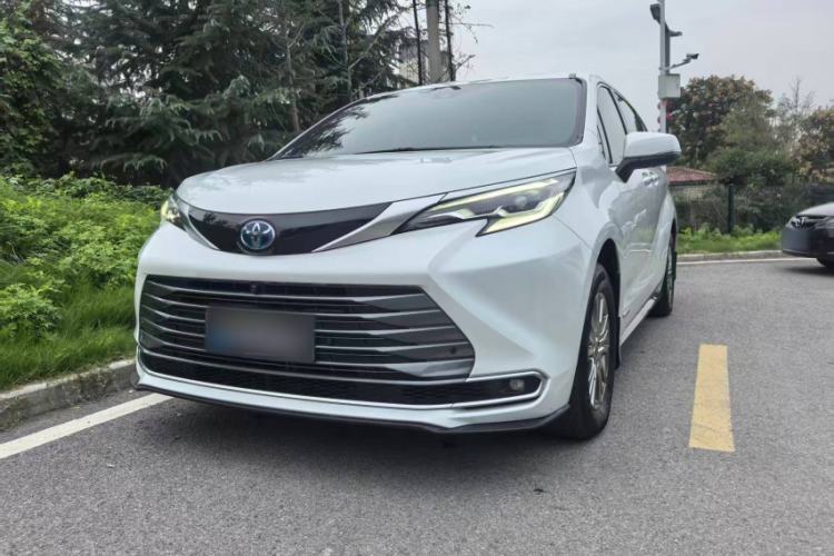 Used Toyota Sienna 2021 2.5L Hybrid Luxury Edition
