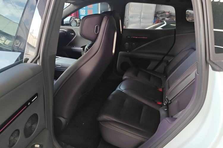 Used  07 2024 Max Extended-Range Edition
