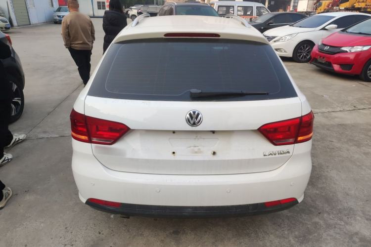 Used Volkswagen Gran Lavida 2013 1.6L Automatic Fashion Model
