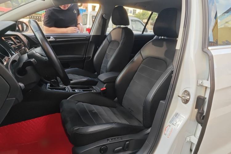 Used Volkswagen Golf 2018 230TSI Automatic Luxury Version