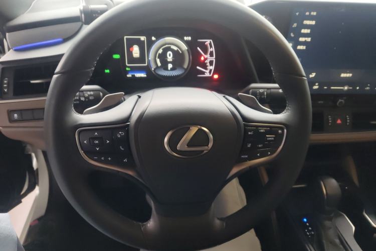 Used Lexus ES 2025 300h Deluxe Edition