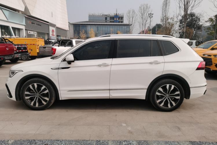 Used Volkswagen Tiguan L 2022 330TSI Automatic Two-Wheel Drive R-Line Enhanced Edition
