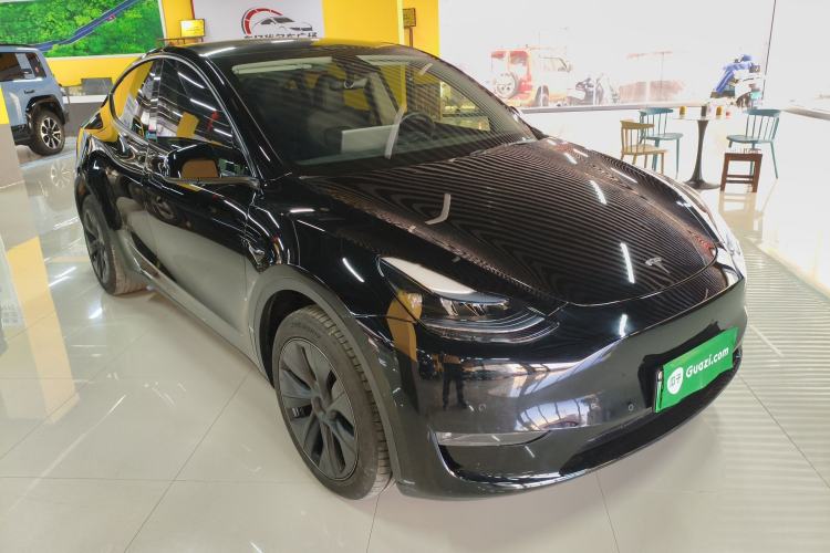 Used Tesla Model Y 2023 Long-Range All-Wheel-Drive Version
