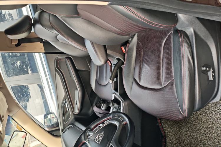 Used Baojun 560 2015 1.8L Manual Luxury Model
