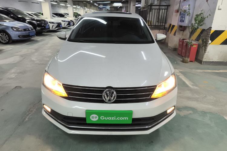 Used Volkswagen Sagitar 2016 230TSI 25th Anniversary Edition
