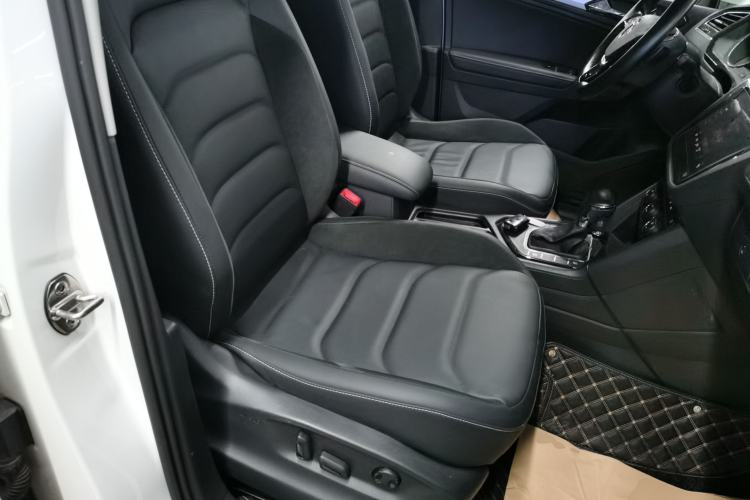 Used Volkswagen Tiguan L 2019 Updated Version 330TSI Automatic Two-Wheel Drive Panoramic Comfort Edition China VI Standard
