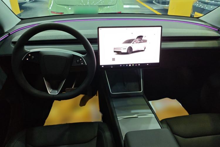 Used Tesla Model Y 2025 Rear-Wheel-Drive Version
