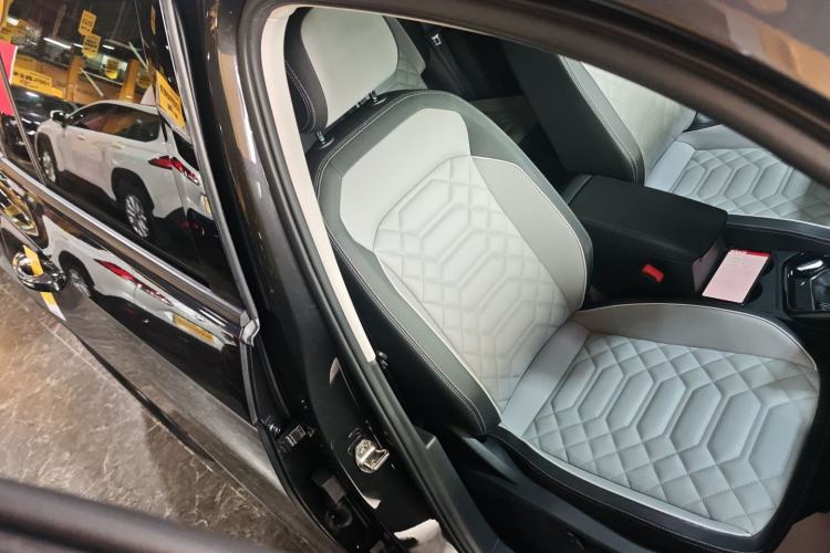 Used Volkswagen Tayron 2023 330TSI Two-Wheel-Drive Luxury Plus Advanced Version
