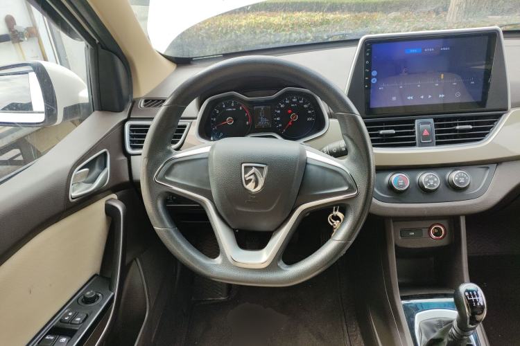 Used Baojun 310W 2017 1.5L Manual Comfort Version China VI Emission Standard