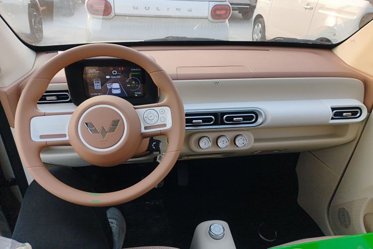 Used Wuling Hongguang MINIEV 2024 3rd Generation 215km Youth Edition
